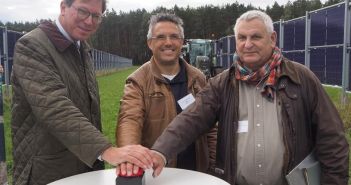 Erste vertikale Agri-Photovoltaik-Großanlage Sachsens kombiniert Energie und ökologische (Foto: Next2Sun Technology GmbH)